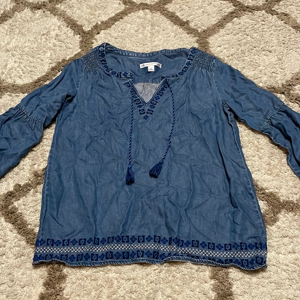 Southern tide jean flowy shirt